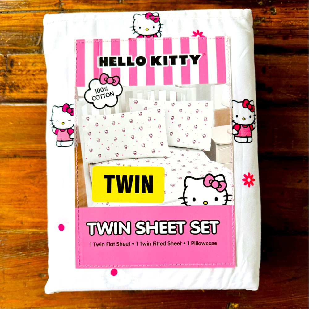 Hello Kitty White Twin Sheet Set - Picture 1 of 4